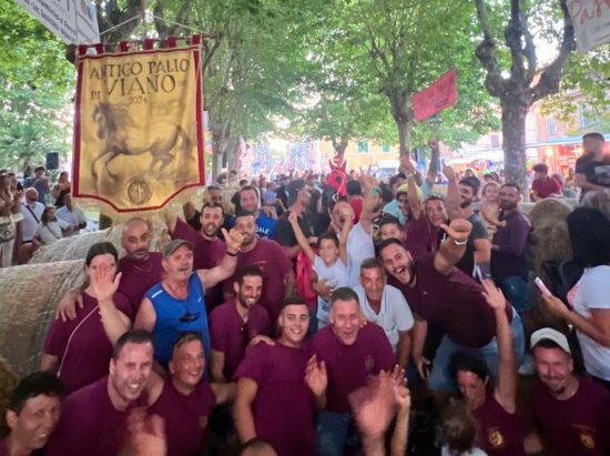 Vejano - Antico palio della città di Viano - Vince Bella Senz'Anima e lo squadrone di Monte Casella