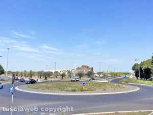 Viterbo - La rotatoria lungo la Cassia nord