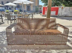 Viterbo - Le nuove panchine di Bagnaia