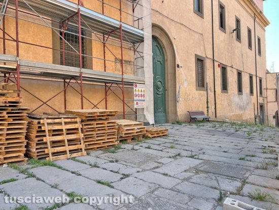 Viterbo - L'anagrafe di piazza Fontana grande