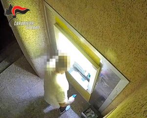 Carabinieri - Sportello bancomat