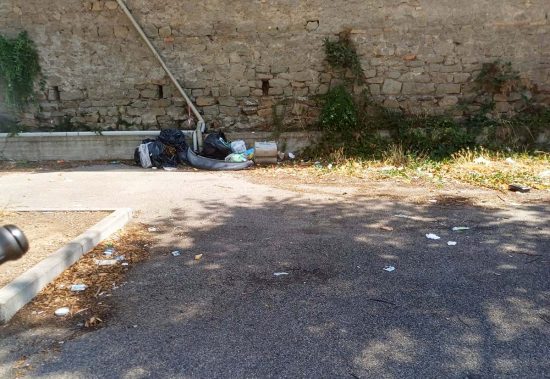 Viterbo - Immondizia abbandonata al Pilastro