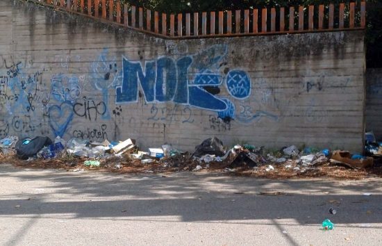 Viterbo - Immondizia abbandonata al Pilastro