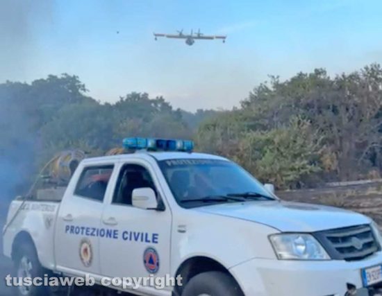 Protezione civile di Monterosi e Canadair