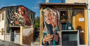 Sant'Angelo di Roccalvecce - Il doppio murale di Cappuccetto Rosso