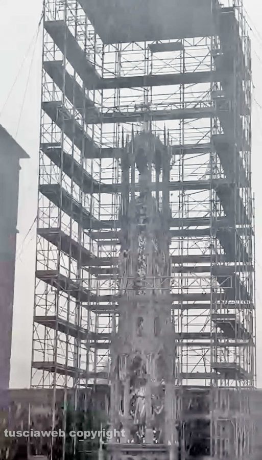 Viterbo - Dies Natalis oscilla sotto i colpi del vento