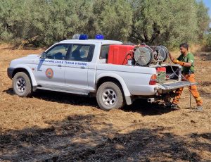 Tuscania - Incendio, fiamme in strada Vetrallese