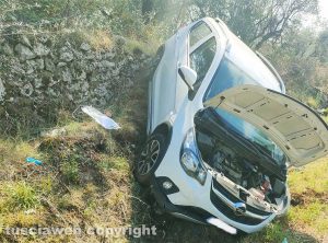 Viterbo - Fuori strada con l'auto, donna estratta dalle lamiere