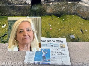 Viterbo - Melma, immondizia, vespe nelle vasche della fontana del Vignola a piazza della Rocca - Nel riquadro Alessandra Croci