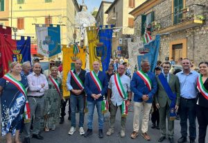 Tolfa - Le rappresentanze istituzionali alla Corsa del drappo dei comuni