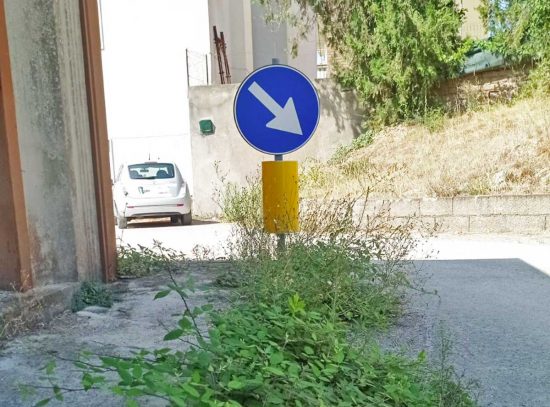 Tarquinia - Il degrado al parcheggio di via Sacconi