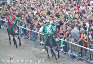 Allumiere - La Bianca vince il Palio 2024