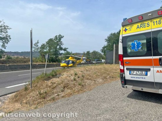 Ambulanza ed elicottero sulla Cassia bis