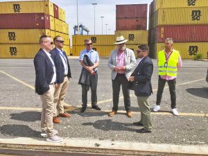 Civitavecchia - Musolino illustra il terminal container insieme al Direttore del terminal Rtc Giancarlo Bordi