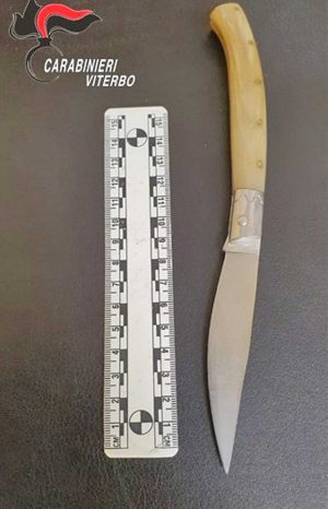 Faleria - Il coltello sequestrato