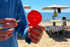 Un posacenere portatile di Fare verde