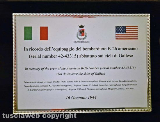 Gallese - La targa in ricordo dell'equipaggio del bombardiere americano abbattuto il 16 gennaio 1944