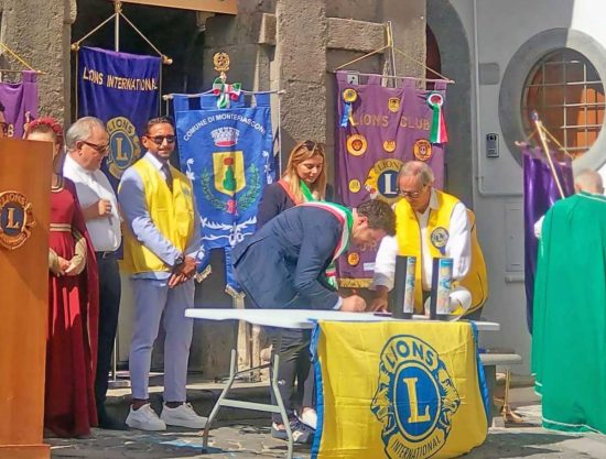 Montefiascone - La firma della pergamena Lions per la pace