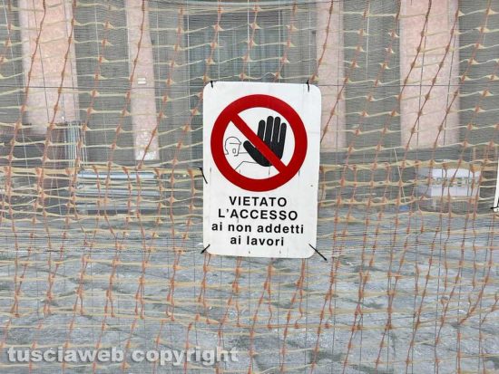 Viterbo - Il cantiere di piazza Fontana grande