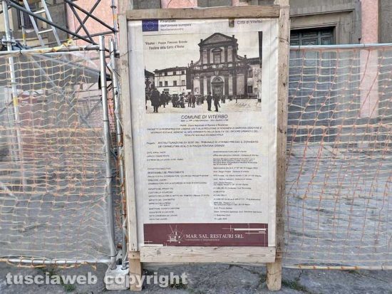 Viterbo - Il cantiere di piazza Fontana grande