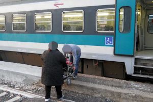 Maria Cristina Abballe e il figlio Alessandro sulla Roma-Viterbo