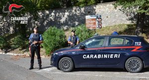 Fara Sabina - Calci e pugni alla madre che gli aveva negato dei soldi, arrestato
