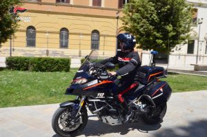 L’Aquila - Rubano due smartphone e tentano un secondo futo, fermate con borse schermate e dispositivo per la rimozione dell’antitaccheggio