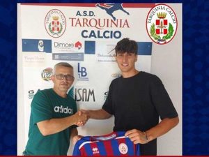 Calcio Promozione - Flavio Bucri bomber del Tarquinia Calcio con il presidente Coluccio