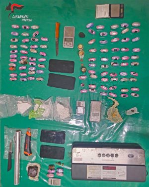 Carabinieri - Smantellata rete di spaccio - Più di un chilo di droga sequestrato