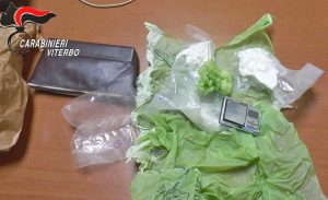 Carabinieri - Smantellata rete di spaccio, 4 arresti e più di un chilo di droga sequestrato