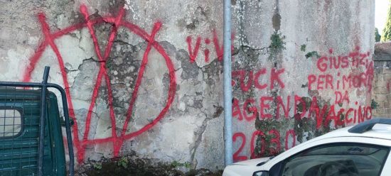 Bassano Romano - Scritte no vax