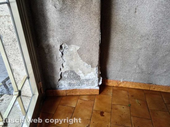 Viterbo - L'androne del palazzo allagatoViterbo - L'androne del palazzo allagato