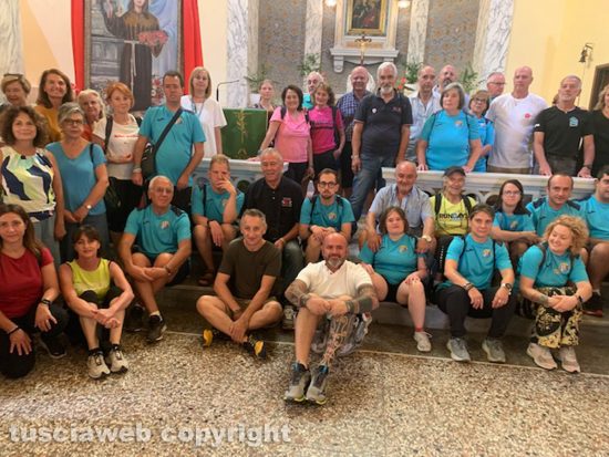 Viterbo - Cammino sui luoghi della tradizione e del culto di Santa Rosa, pienone per l'iniziativa insieme agli ex Facchini