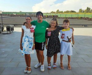 Laura Leo con Sofia Poleggi, Aurora Anselmi e Mirko Bernardini