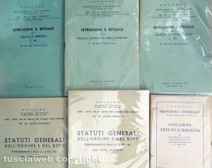Le pubblicazioni massoniche a PaperOnlyLe pubblicazioni massoniche a PaperOnly