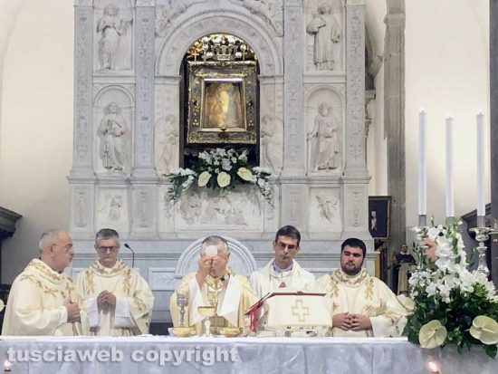 La messa solenne in onore della Madonna della Quercia