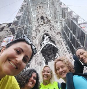 Viterbo - I conduttori dell'associazione “La Via Francigena in Tuscia”  con Sara alla scoperta dei luoghi di Santa Rosa