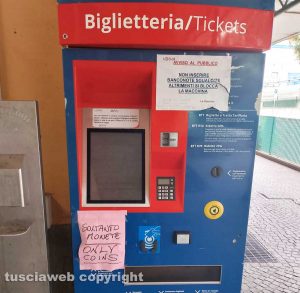 Viterbo - Riello - La macchinetta per acquistare i biglietti degli autobus