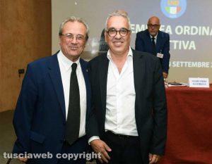 Da sinistra il delegato Figc di Viterbo Angelo Moracci con il neo presidente del Cr Lazio Roberto Avantaggiato