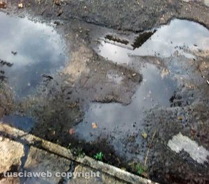 Viterbo - Perdita d'acqua in via Bainsizza