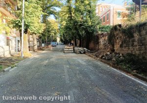 Viterbo – Crollo del muro in peperino in via Santa Maria in Gradi