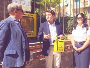 Santa Marinella - Consegnato il primo defibrillatore