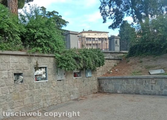 Viterbo - Piazza Unità d’Italia con contatori della corrente scoperti