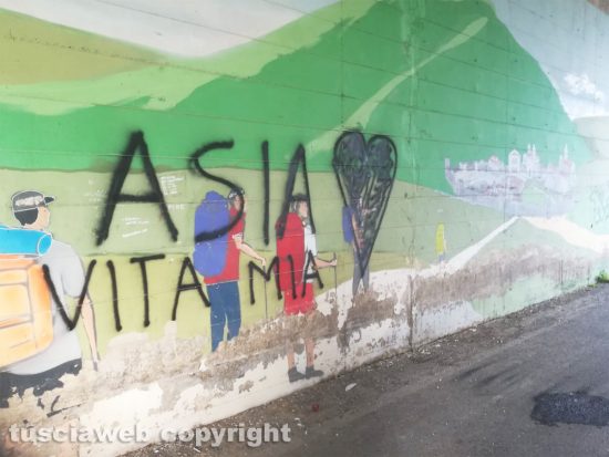 Viterbo - Murales via Francigena vandalizzato