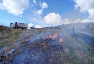 Tarquinia - Incendio di sterpaglie