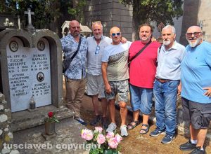 Viterbo - L'omaggio dell'associazione Ex Facchini al cimitero San Lazzaro