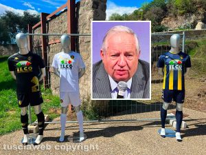 Le nuove maglie della Fc Viterbo - Nel riquadro Piero Camilli