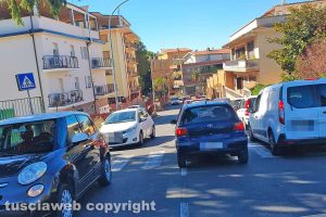 Viterbo - Traffico in via Santa Maria in Gradi