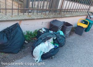Soriano nel Cimino - L'immondizia in via don Minzoni