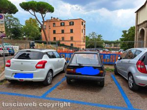 Viterbo - I parcheggi riservati ai disabili occupati senza permesso